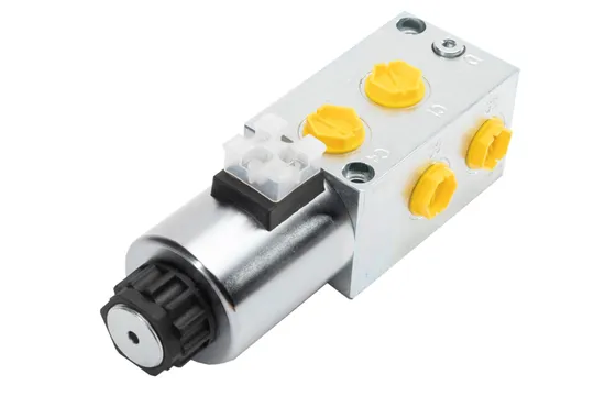 Solenoid controlled 6/2 directional control valve R3/4