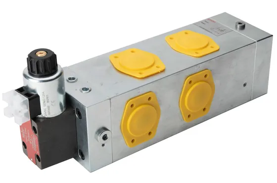 Solenoid pilot controlled 6/2 directional control valve R1"